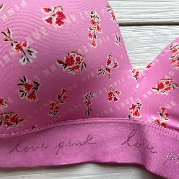 NWT VS PINK Wear Everywhere Lightly Lined Wireless Bra Bundle size 32DD - Picture 3 of 7